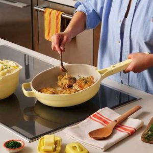 Cookware due butter yellow